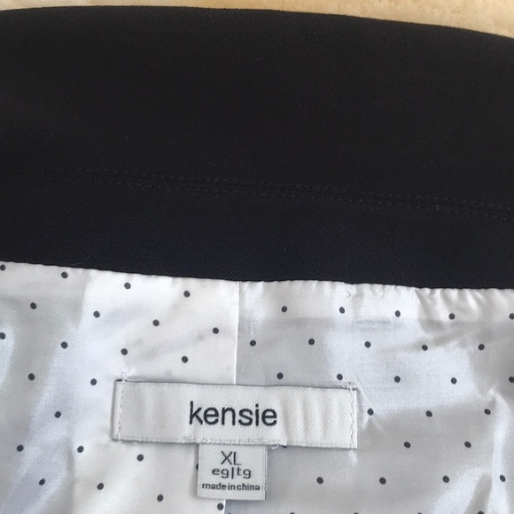 Kensie Black Crepe Blazer. Size: XL - Picture 6 of 7
